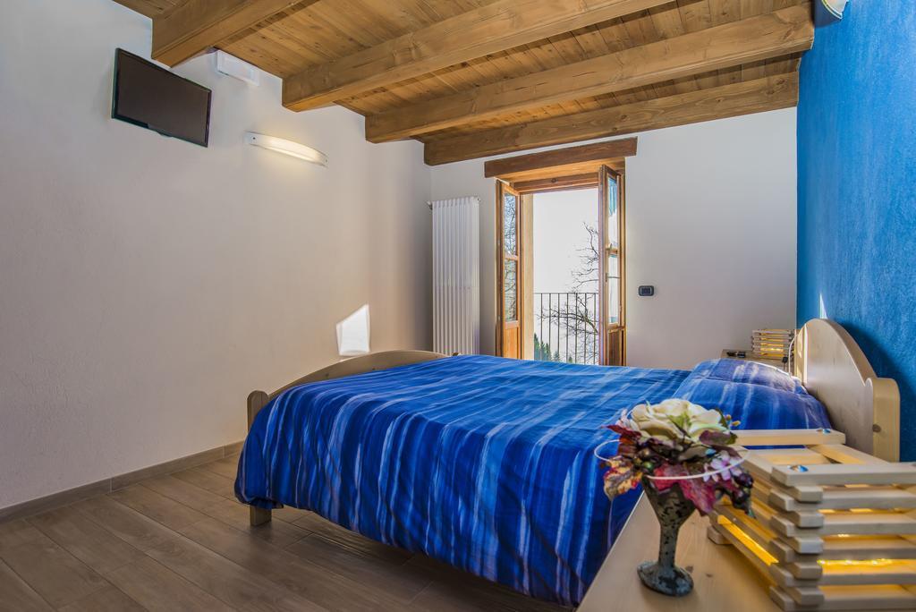 Locanda Il Campo Della Quercia San Damiano Macra Bagian luar foto